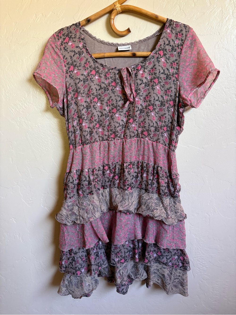 Y2K Street One Short Sleeve Tiered Ruffle Mini Summer Dress Brown Pink Floral M